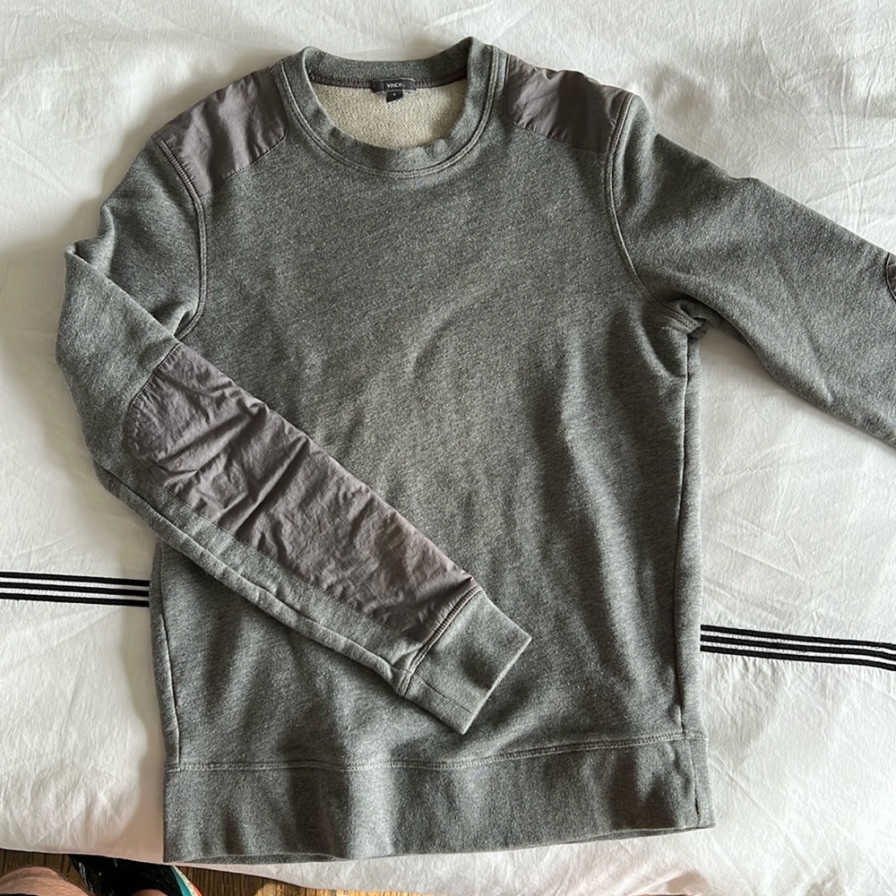 Vince Sweater. Grey. Size Small.